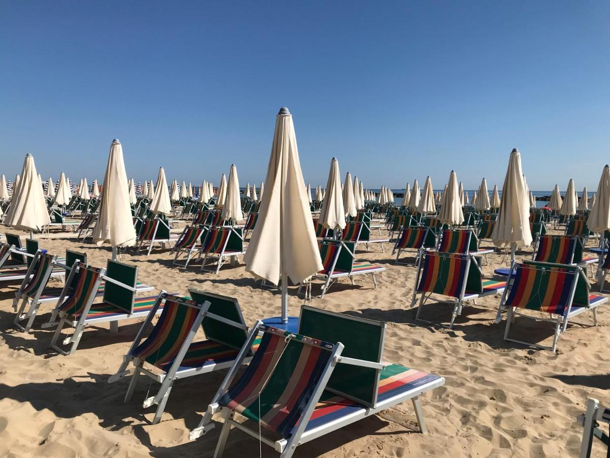 Hotel Flying Πέζαρο Εξωτερικό φωτογραφία