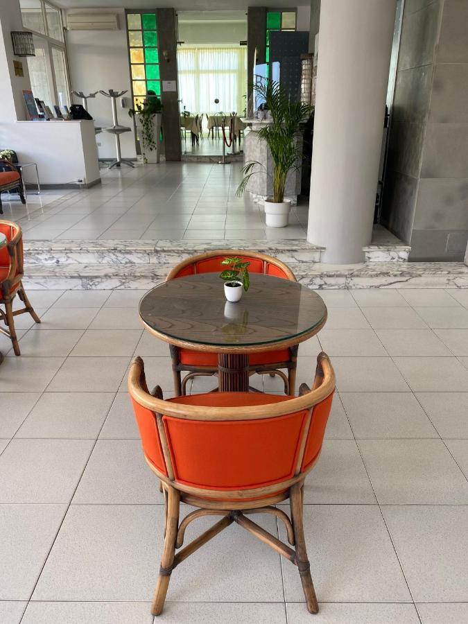 Hotel Flying Πέζαρο Εξωτερικό φωτογραφία