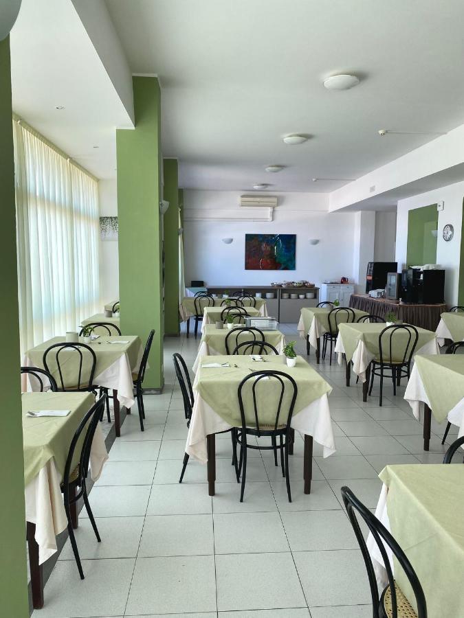 Hotel Flying Πέζαρο Εξωτερικό φωτογραφία