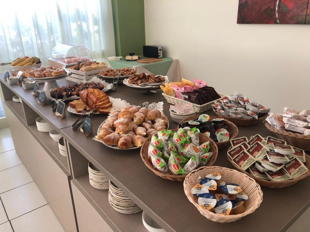 Hotel Flying Πέζαρο Εξωτερικό φωτογραφία