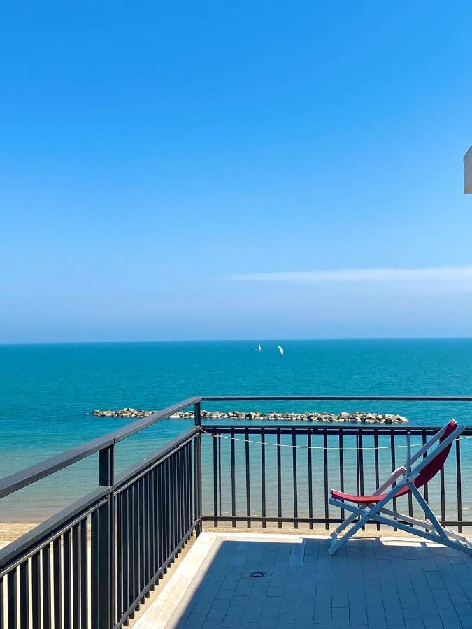 Hotel Flying Πέζαρο Εξωτερικό φωτογραφία