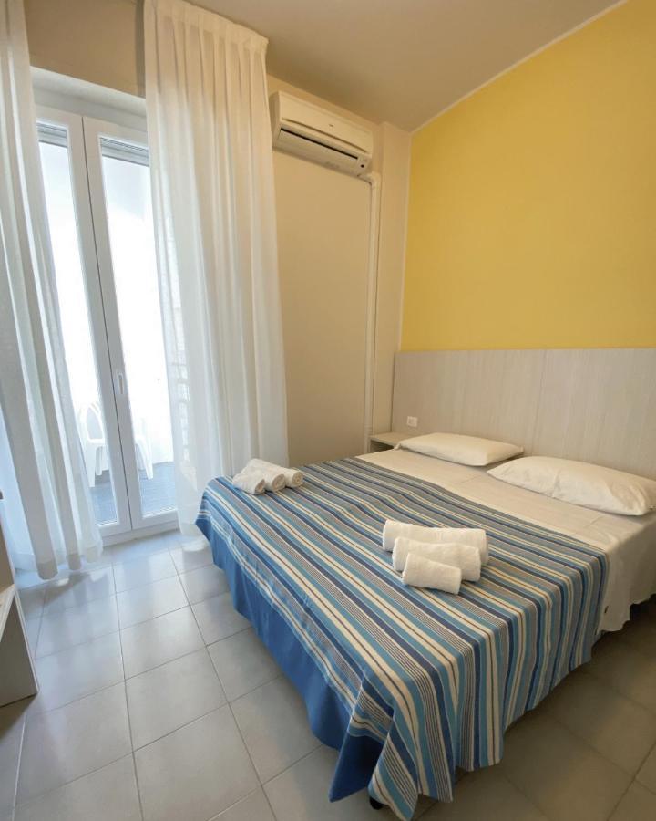 Hotel Flying Πέζαρο Εξωτερικό φωτογραφία