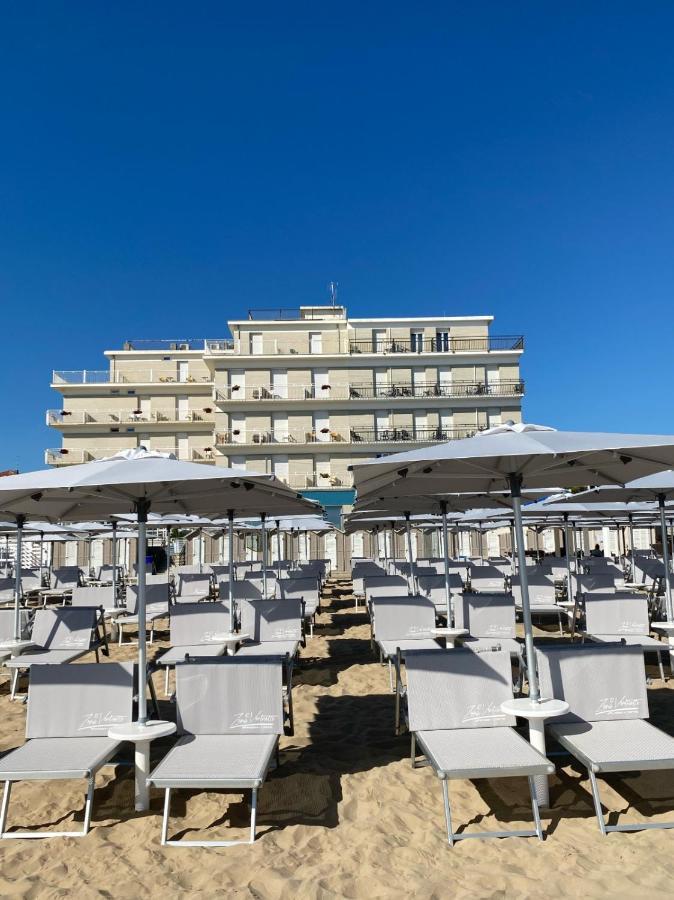 Hotel Flying Πέζαρο Εξωτερικό φωτογραφία