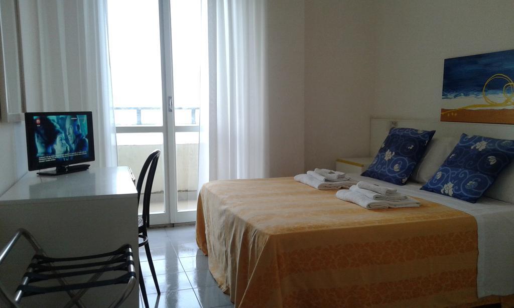 Hotel Flying Πέζαρο Εξωτερικό φωτογραφία