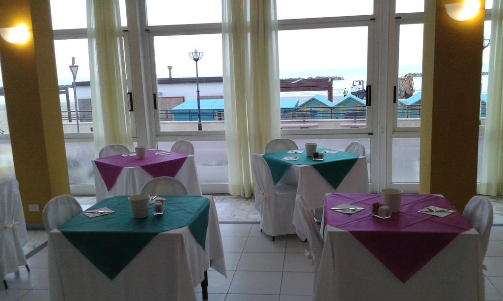 Hotel Flying Πέζαρο Εξωτερικό φωτογραφία