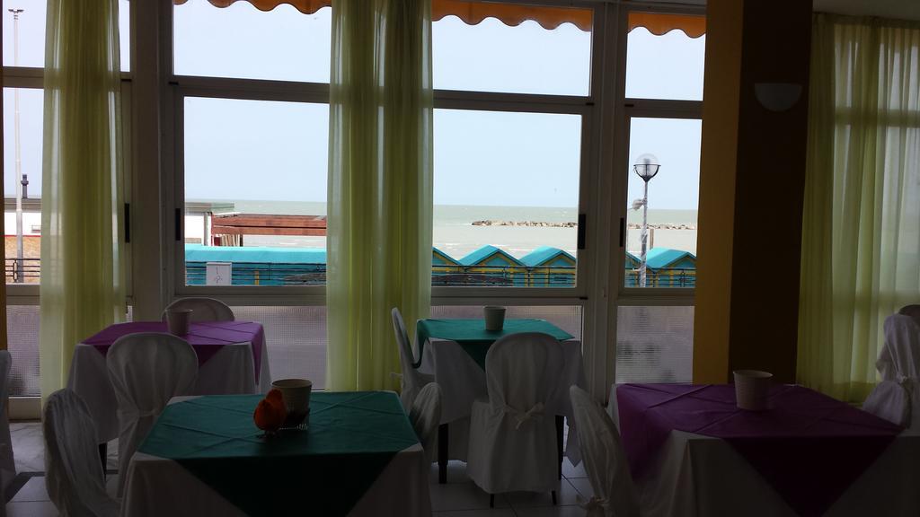 Hotel Flying Πέζαρο Εξωτερικό φωτογραφία