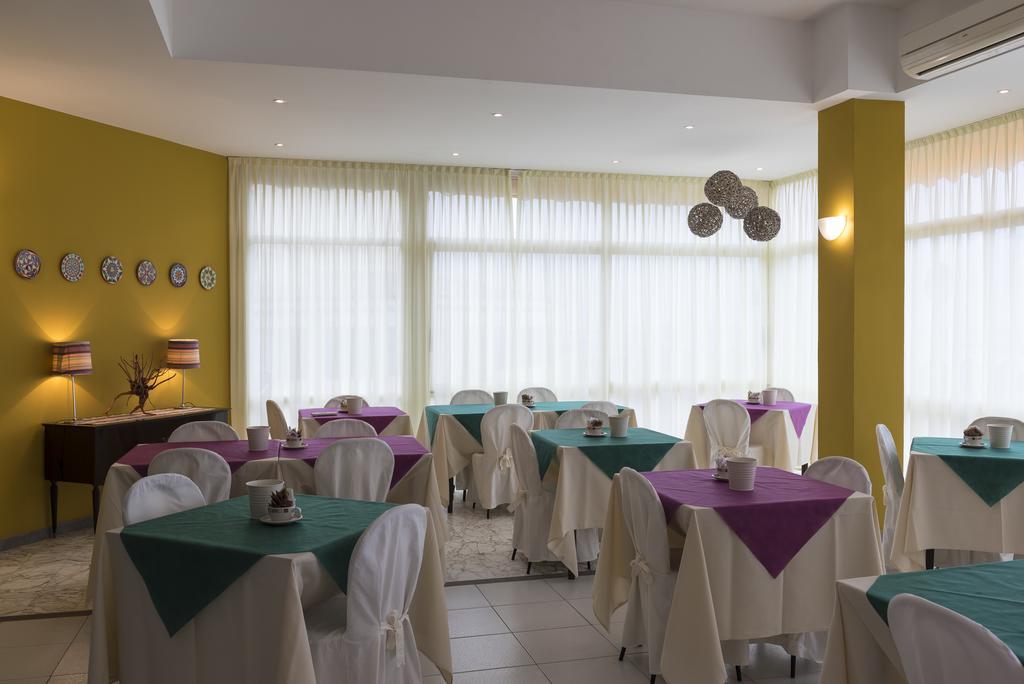 Hotel Flying Πέζαρο Εξωτερικό φωτογραφία