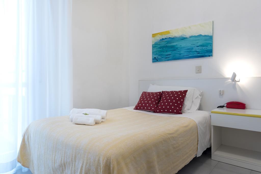 Hotel Flying Πέζαρο Εξωτερικό φωτογραφία