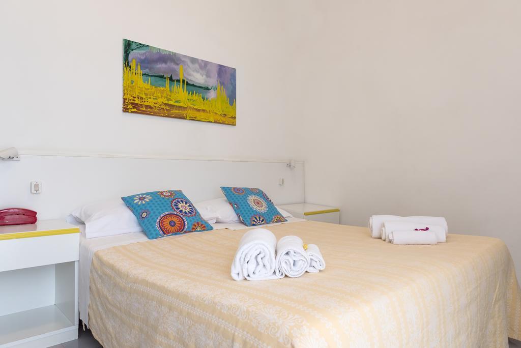 Hotel Flying Πέζαρο Εξωτερικό φωτογραφία