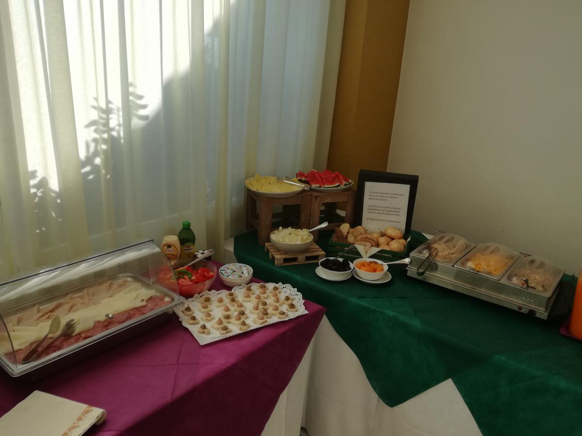 Hotel Flying Πέζαρο Εξωτερικό φωτογραφία
